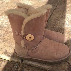 UGG Bailey Short Button Boots - Women’s - Size 7